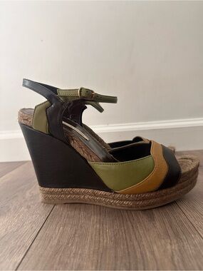 L'Autre Chose Green Multi-Color Leather Wedge Sandals